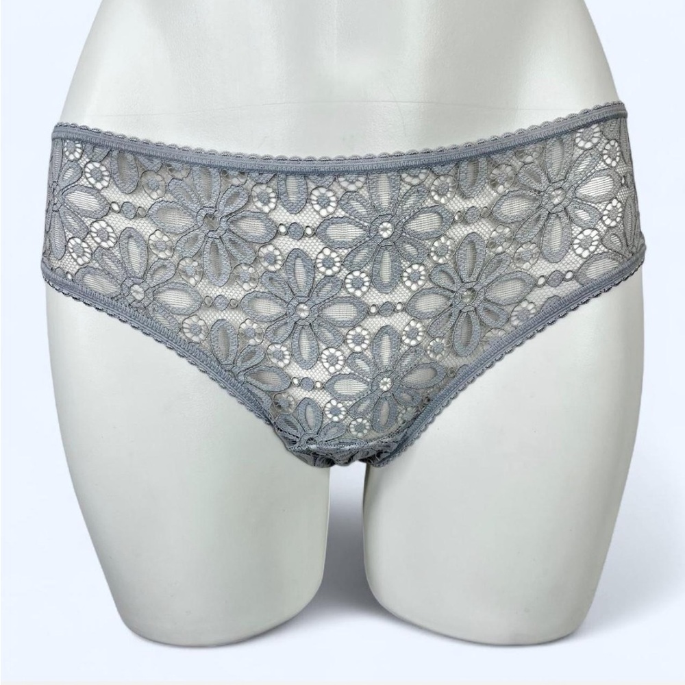 NWT Victoria’s Secret Black Sheer Gold Shimmer Cheeky Lace Panties Women’s Large